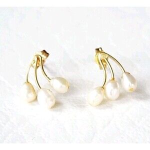 Vintage 14 Karat Yellow Gold White Freshwater Pearl Pierced Earring 11mm .82g